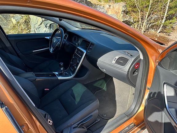 Volvo S60 7 of 9