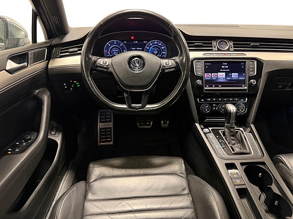 Volkswagen Passat Alltrack 10 of 30