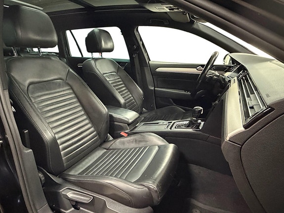 Volkswagen Passat Alltrack 11 of 30