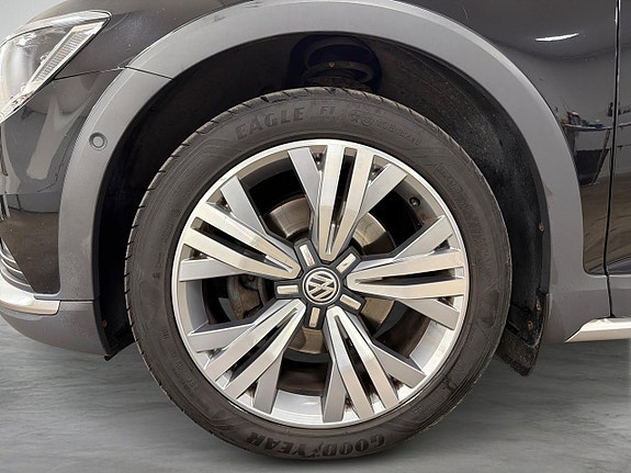 Volkswagen Passat Alltrack 30 of 30