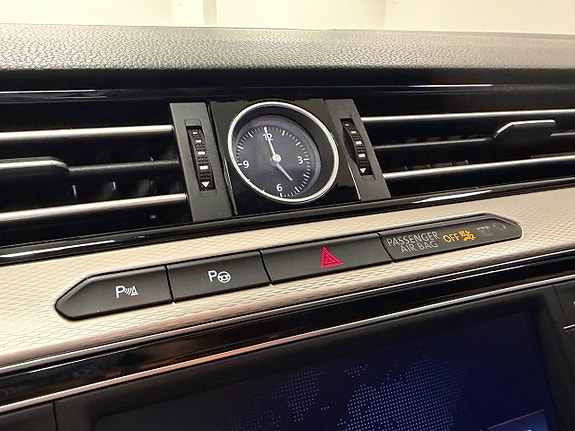 Volkswagen Passat Alltrack 16 of 30