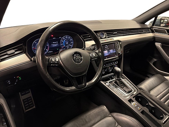 Volkswagen Passat Alltrack 8 of 30