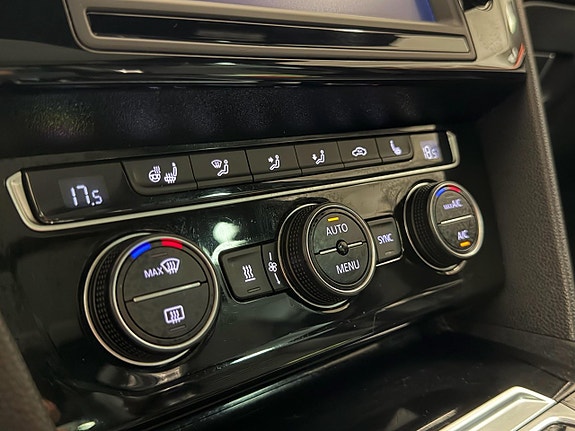 Volkswagen Passat Alltrack 24 of 30