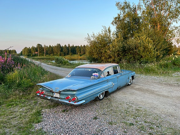 Chevrolet Biscayne 3 of 5