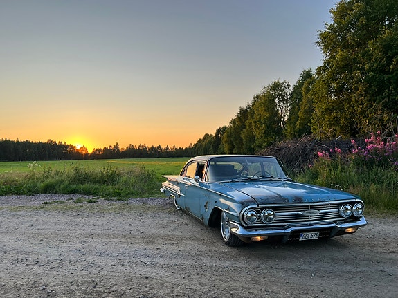 Chevrolet Biscayne 2 of 5