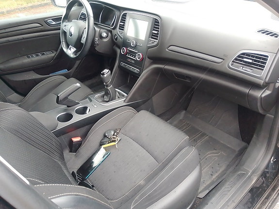 Renault Megane 12 of 16