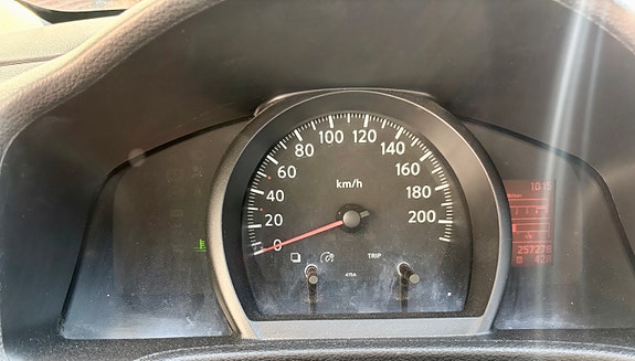 Nissan NV200 2 of 5