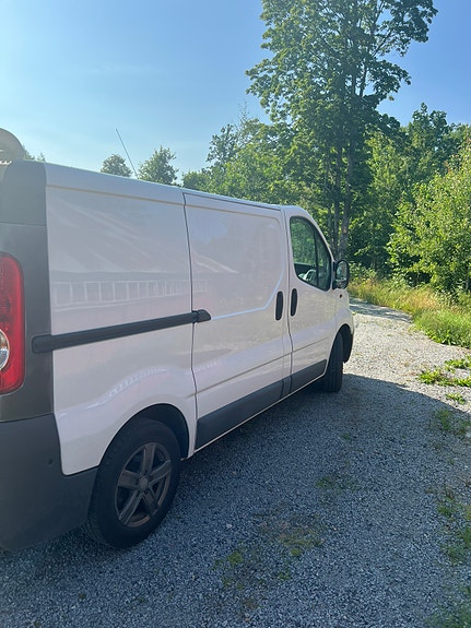 Opel Vivaro 2 of 5