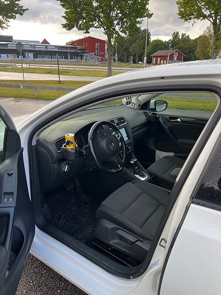 Volkswagen Golf VI 6 of 10