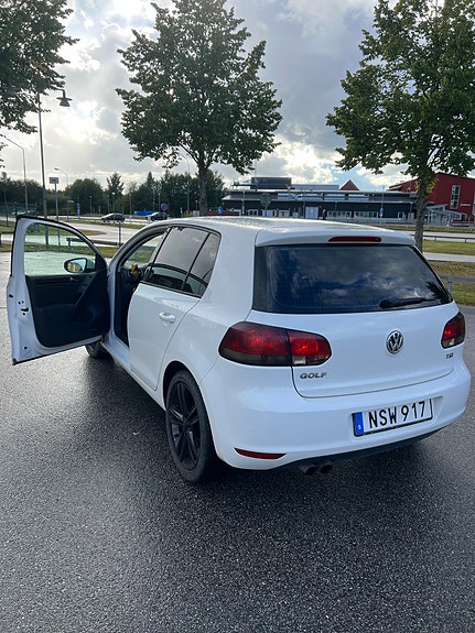 Volkswagen Golf VI 2 of 10