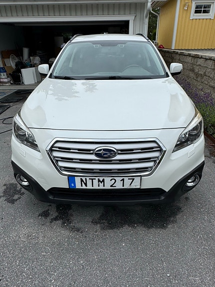 Subaru Outback 2 of 4