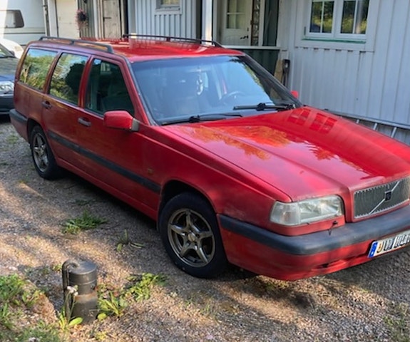 Volvo 850 2 of 4