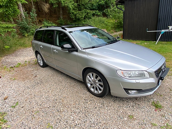 Volvo V70 4 of 5