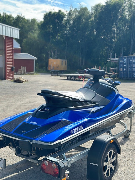 Yamaha EX Deluxe – Endast 79h inkl. Fogelsta 80-trailer 3 of 5
