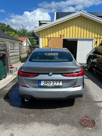 BMW 218i 4 of 5