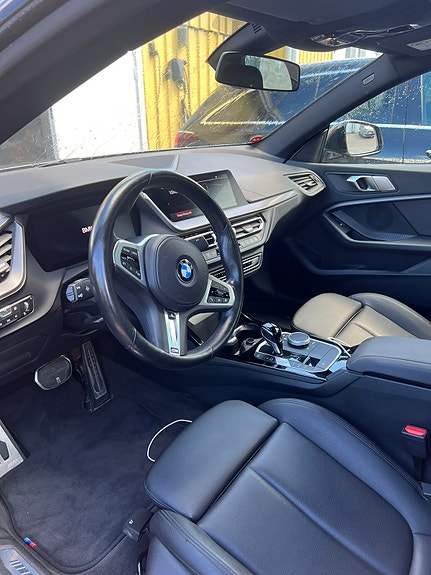 BMW 218i 5 of 5