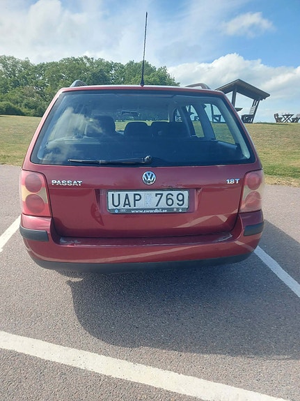 Volkswagen Passat 3 of 5