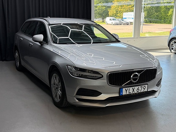 Volvo V90 2 of 13