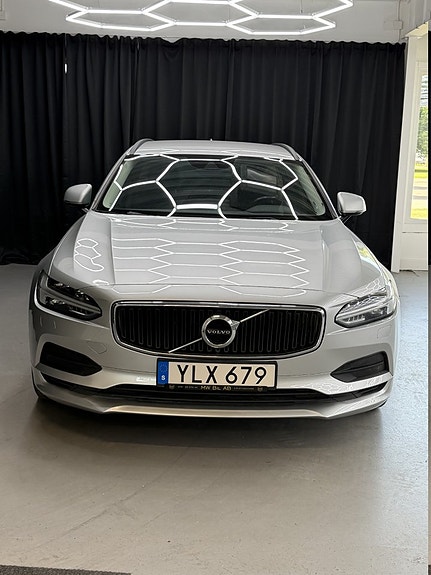 Volvo V90 10 of 13