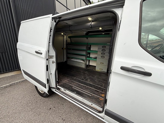 Ford Transit Custom 10 of 18