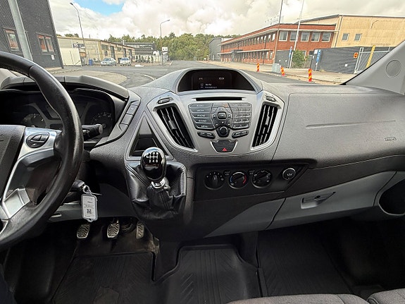 Ford Transit Custom 13 of 18