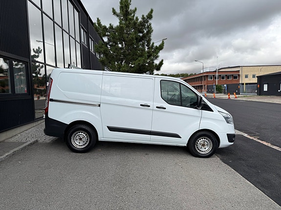Ford Transit Custom 2 of 5