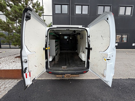 Ford Transit Custom 8 of 18