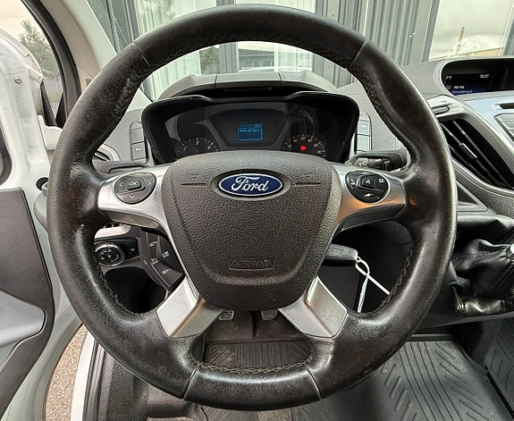 Ford Transit Custom 12 of 18