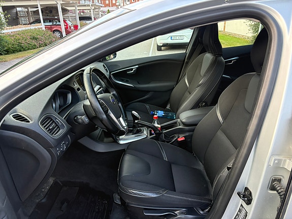Volvo V40 7 of 8