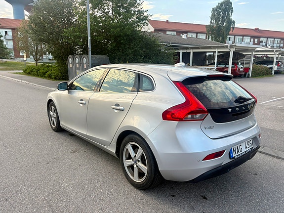 Volvo V40 4 of 5