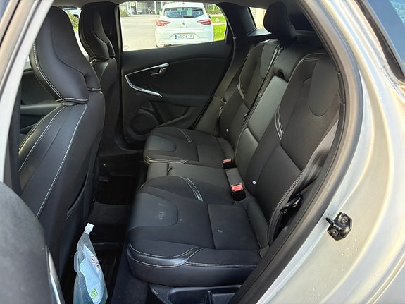 Volvo V40 6 of 8