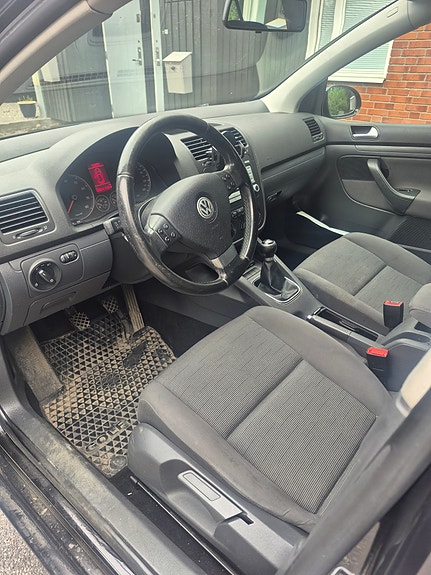 Volkswagen Golf V 6 of 6