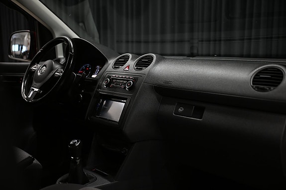 Volkswagen Caddy Alltrack 23 of 25