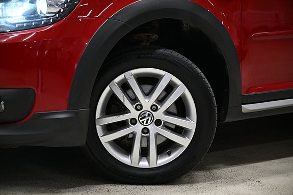 Volkswagen Caddy Alltrack 2 of 5