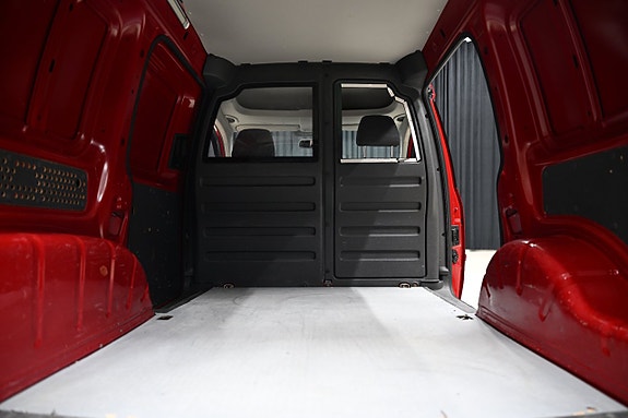 Volkswagen Caddy Alltrack 8 of 25