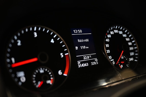 Volkswagen Caddy Alltrack 21 of 25