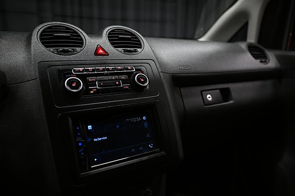Volkswagen Caddy Alltrack 22 of 25