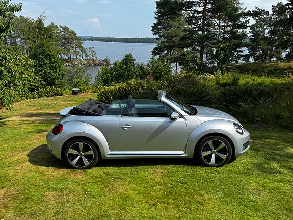 Volkswagen Beetle 2 of 5