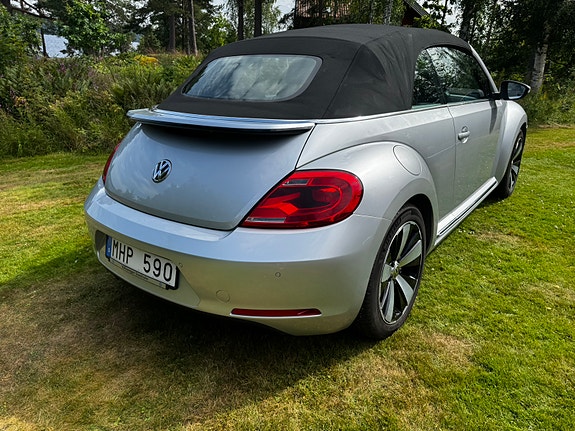 Volkswagen Beetle 4 of 5