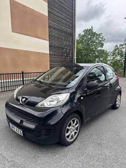 Peugeot 107 2 of 5