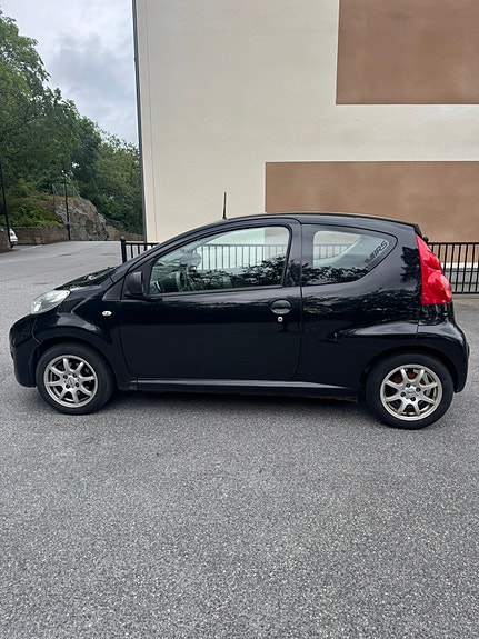 Peugeot 107 3 of 5