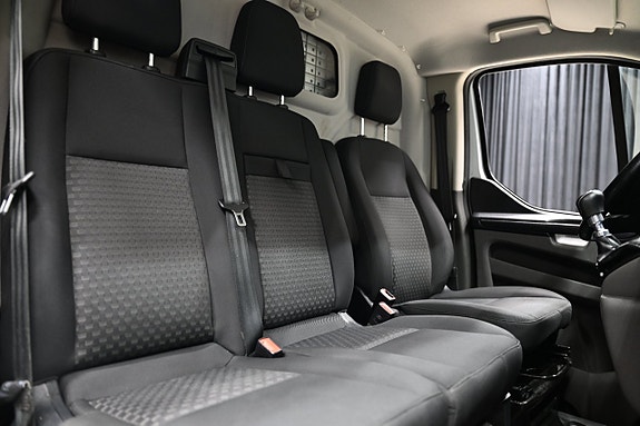 Ford Transit Custom 27 of 30