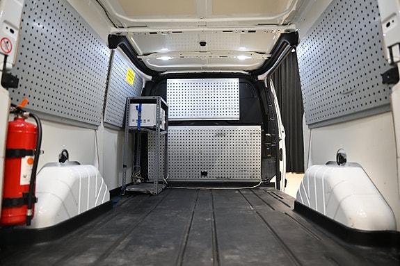 Ford Transit Custom 7 of 30