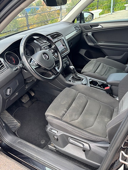 Volkswagen Tiguan Allspace 3 of 11