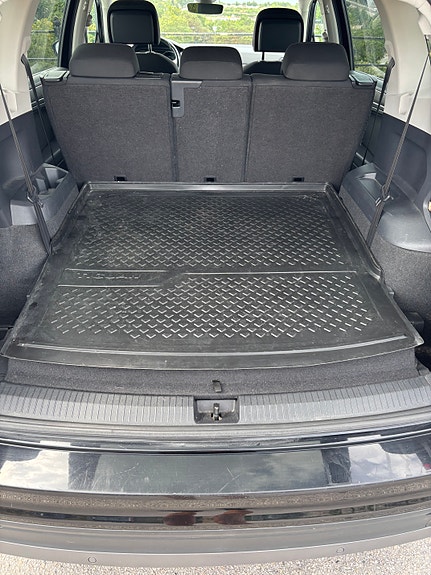 Volkswagen Tiguan Allspace 4 of 11