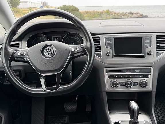 Volkswagen Golf Sportsvan 7 of 17