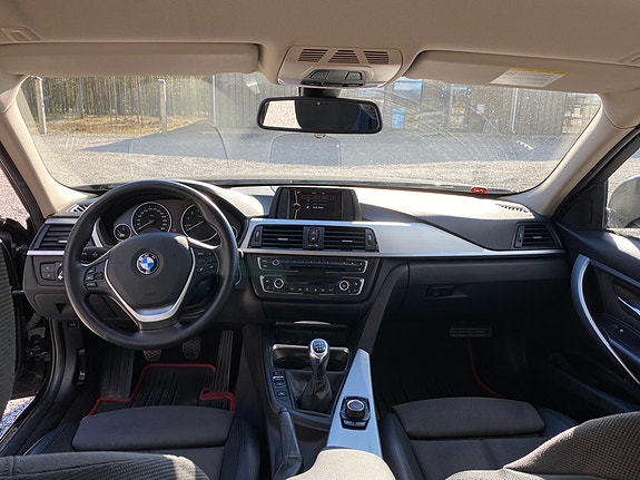 BMW 328i 6 of 9
