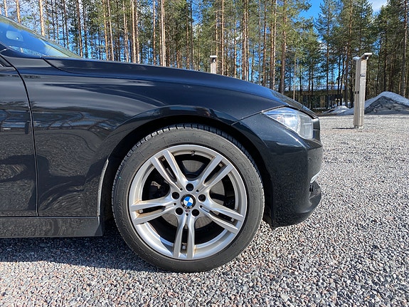 BMW 328i 9 of 9