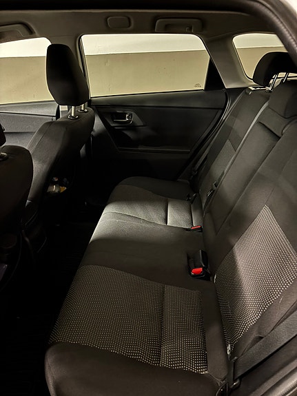 Toyota Auris 5 of 5
