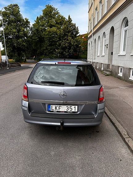 Opel Astra 2 of 4